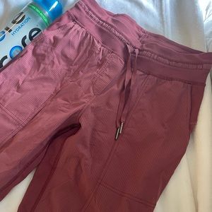 Lulu Lemmon crop joggers